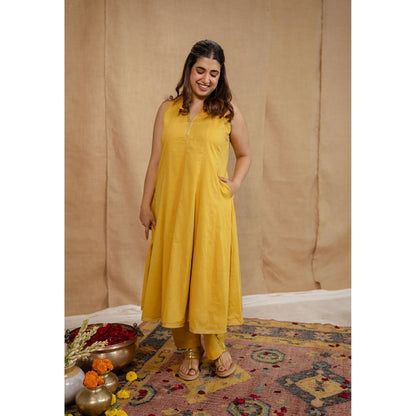 The Indian Ethnic Co. Golden Yellow Plain Cotton V-Neck Kurta with Pant and Dupatta (Set of 3)