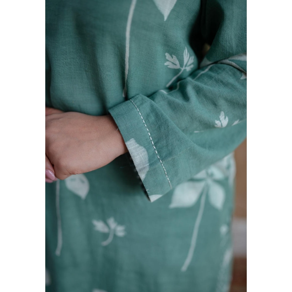 The Indian Ethnic Co. Green Straight Dabu Slub Cotton Printed Kurta with Palazzo (Set of 2)