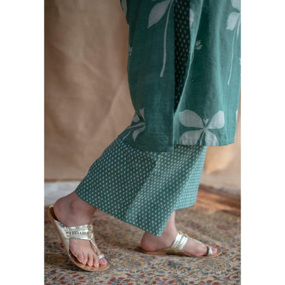 The Indian Ethnic Co. Green Straight Dabu Slub Cotton Printed Kurta with Palazzo (Set of 2)
