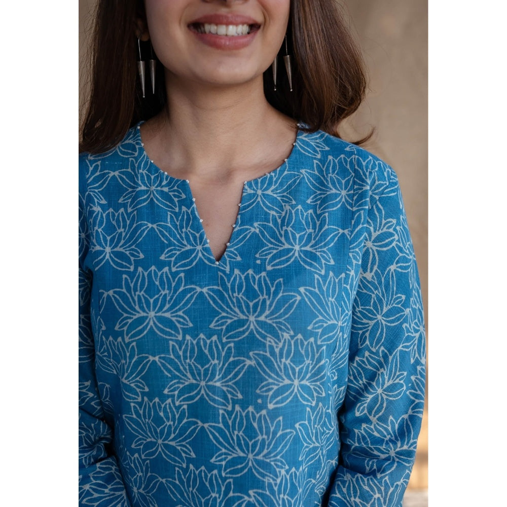 The Indian Ethnic Co. Blue A-Line Dabu Slub Cotton Printed V Neck Kurta