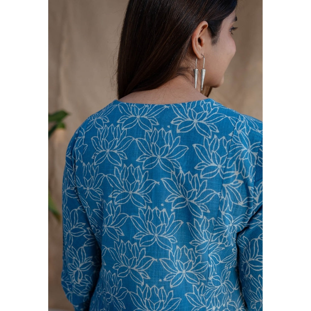 The Indian Ethnic Co. Blue A-Line Dabu Slub Cotton Printed V Neck Kurta