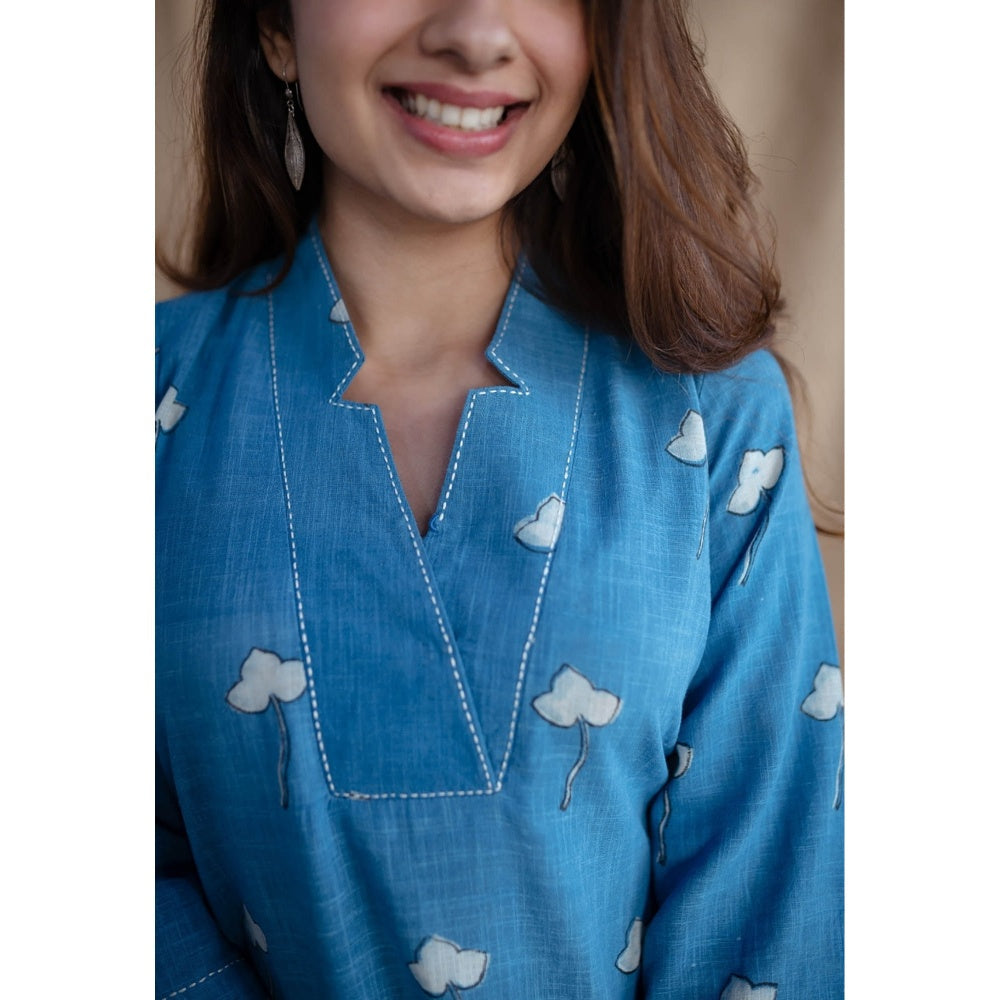 The Indian Ethnic Co. Blue Straight Dabu Slub Cotton Kurta Printed V Neck With Embroidered