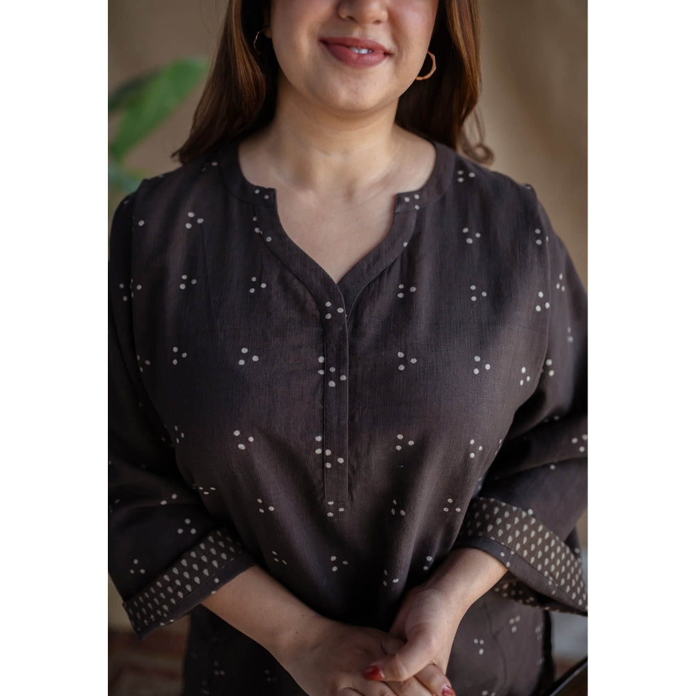 The Indian Ethnic Co. Brown Straight Dabu Slub Cotton Short Kurti Printed Kurti