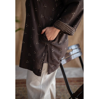 The Indian Ethnic Co. Brown Straight Dabu Slub Cotton Short Kurti Printed Kurti