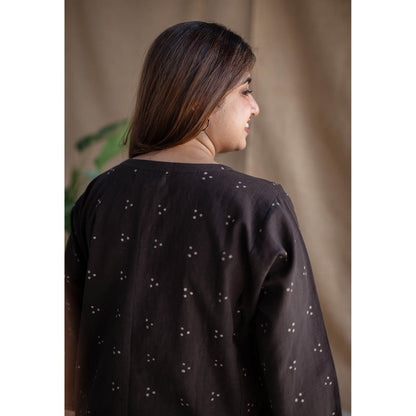 The Indian Ethnic Co. Brown Straight Dabu Slub Cotton Short Kurti Printed Kurti