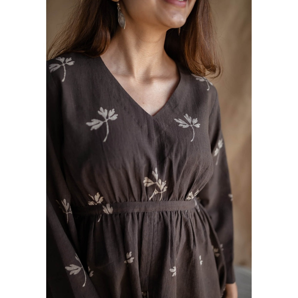The Indian Ethnic Co. Brown A-Line Dabu Slub Cotton Short Top Printed V Neck With Full Sleeves