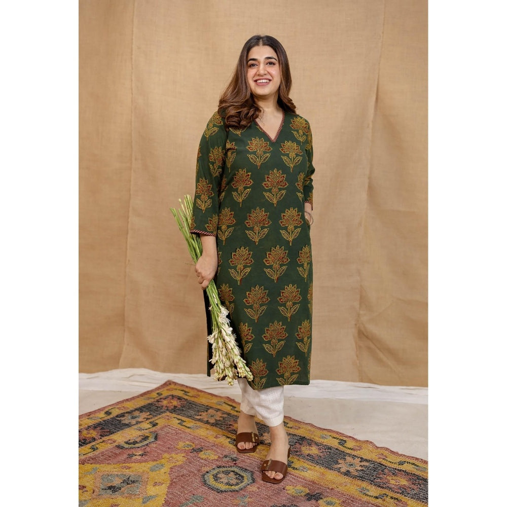 The Indian Ethnic Co. Green Straight Ajrakh Cotton Hand Block Printed Kurta