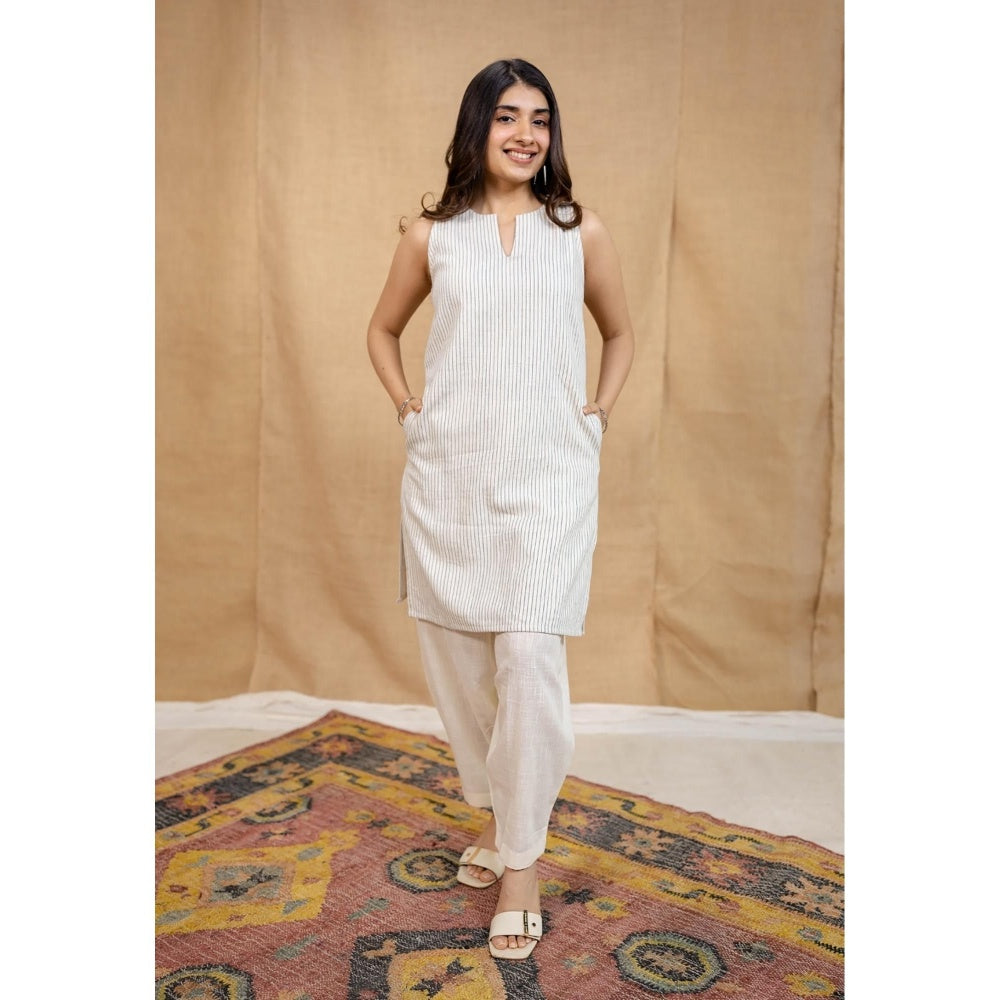 The Indian Ethnic Co. Off White Straight Kala Cotton Handwoven Kurta