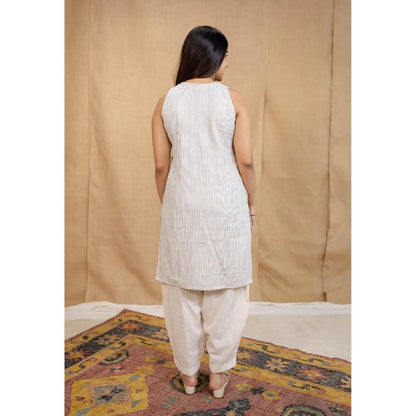 The Indian Ethnic Co. Off White Straight Kala Cotton Handwoven Kurta