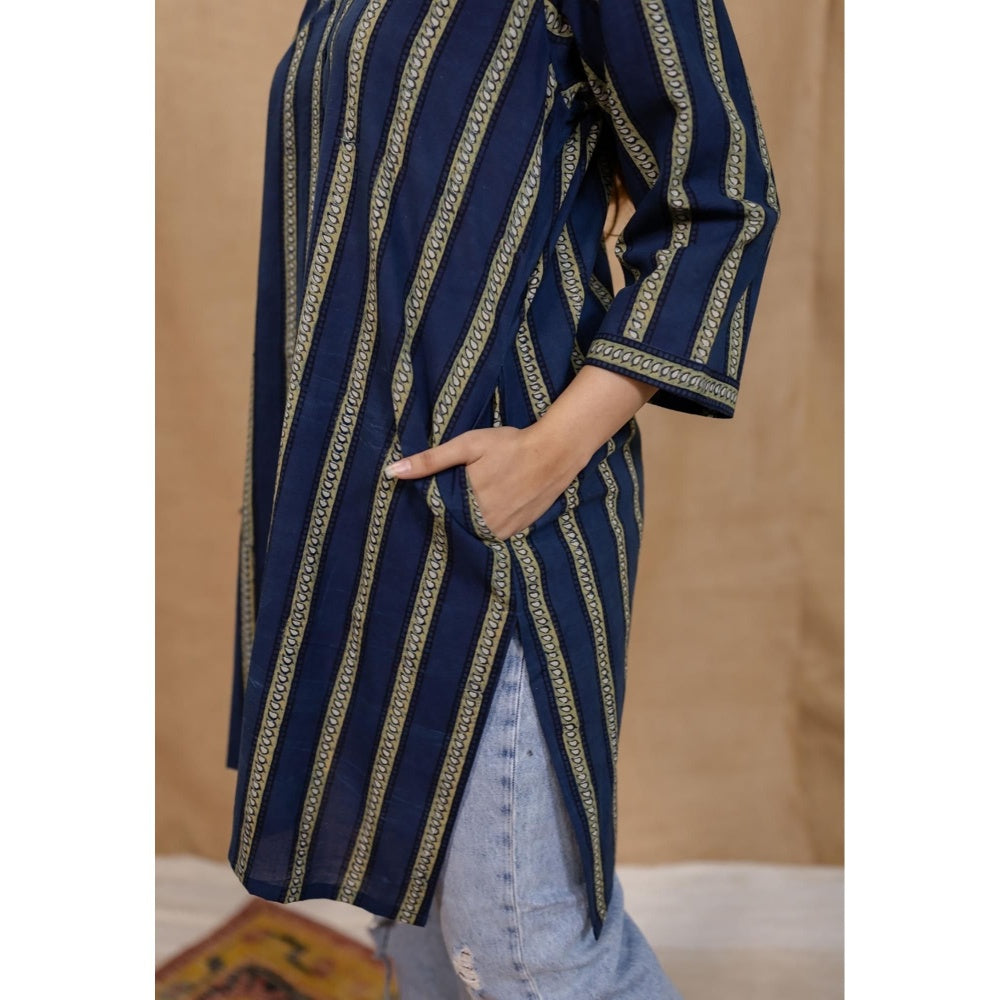 The Indian Ethnic Co. Blue Straight Ajrakh Cotton Hand Block Printed Kurta