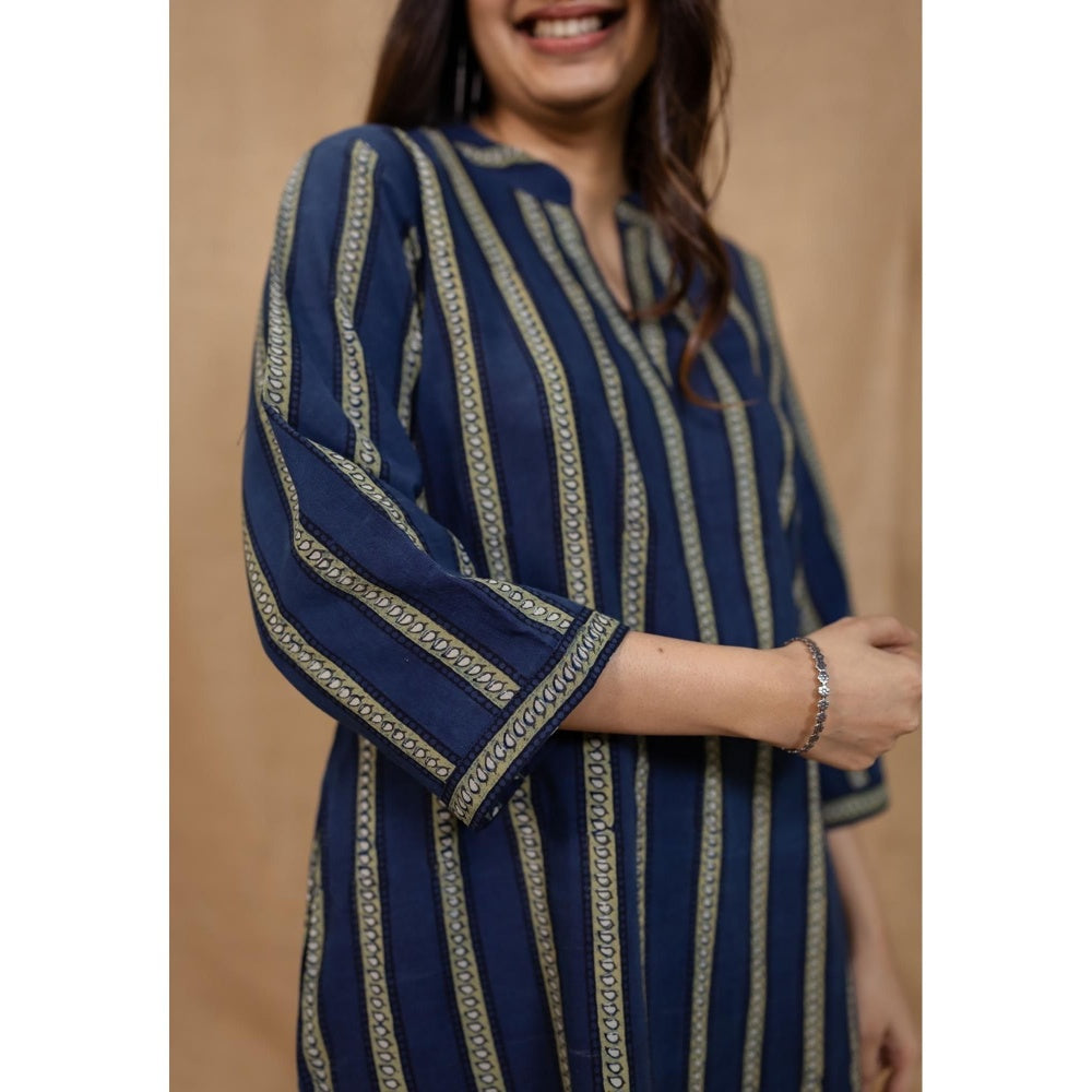The Indian Ethnic Co. Blue Straight Ajrakh Cotton Hand Block Printed Kurta