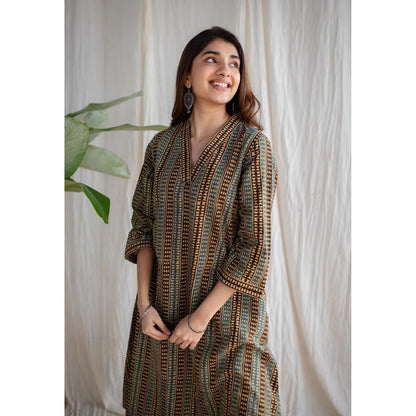 The Indian Ethnic Co. Green A-Line Ajrakh Cotton Hand Block Printed Kurta