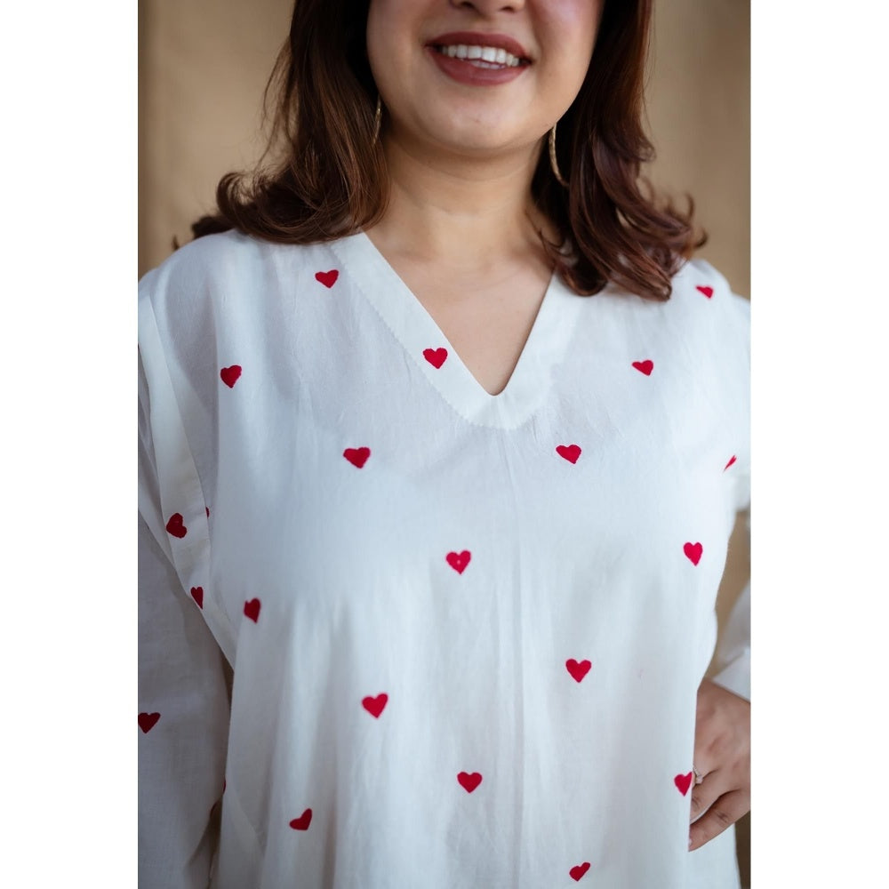 The Indian Ethnic Co. White Loose Dabu Cotton Hand Block Printed Kurta