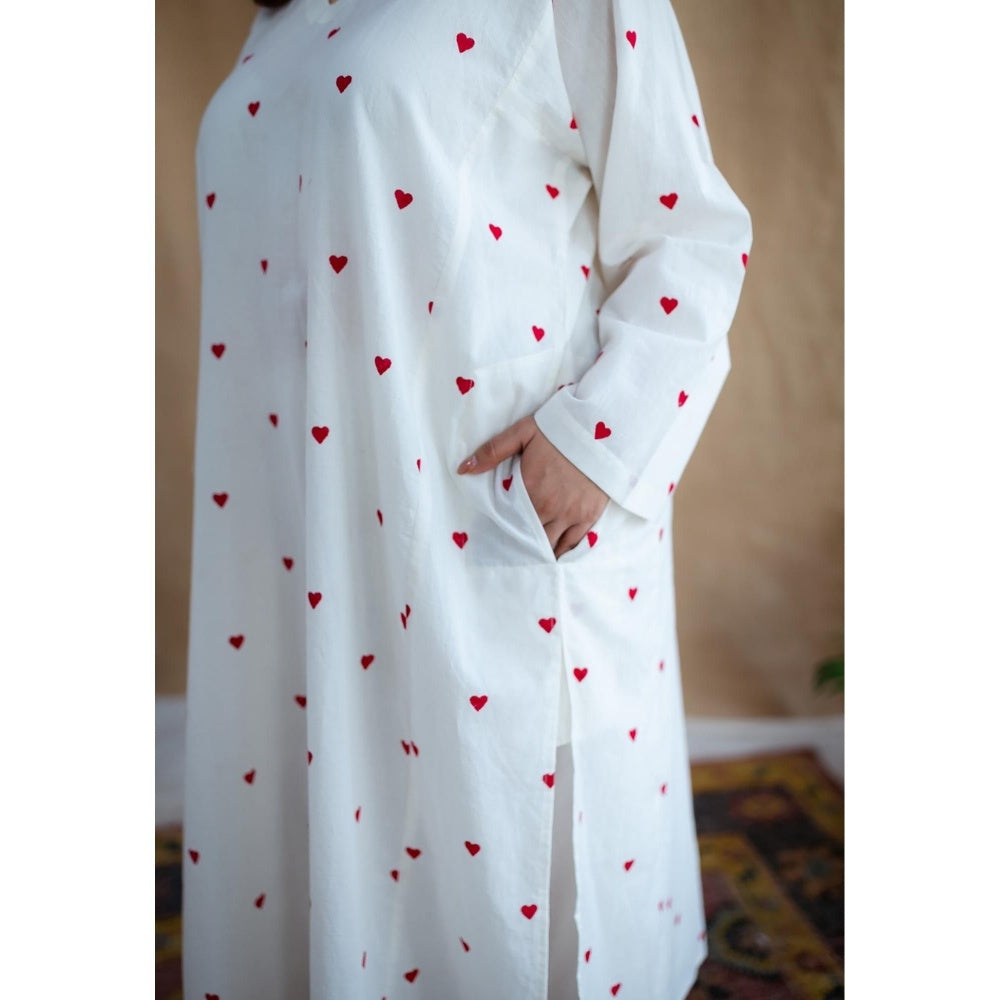 The Indian Ethnic Co. White Loose Dabu Cotton Hand Block Printed Kurta