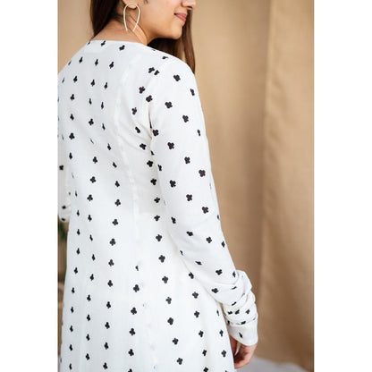 The Indian Ethnic Co. White A-Line Dabu Cotton Hand Block Printed Kurta
