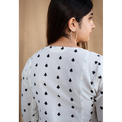 The Indian Ethnic Co. White A-Line Dabu Cotton Hand Block Printed Kurta