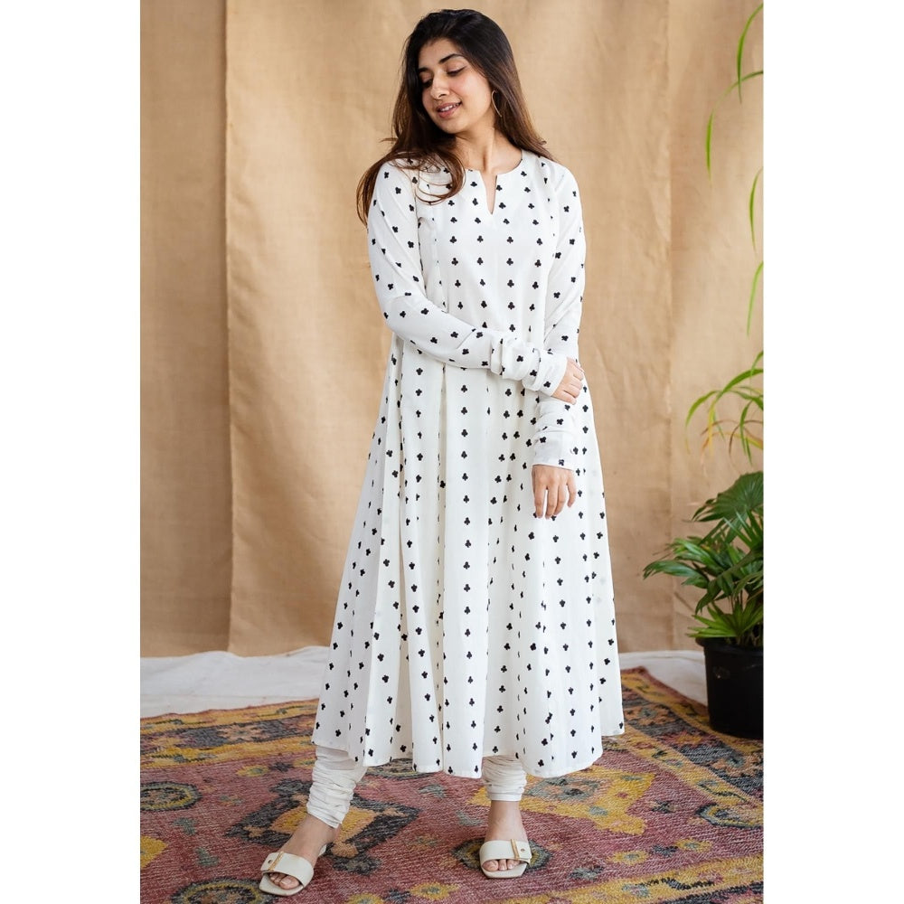The Indian Ethnic Co. White A-Line Dabu Cotton Hand Block Printed Kurta