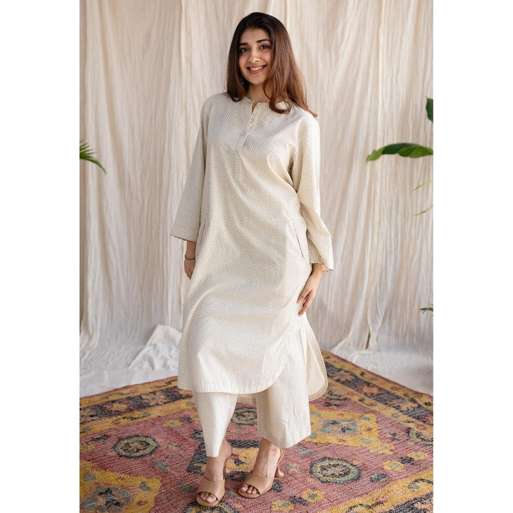 The Indian Ethnic Co. Off-White Straight Ajrakh Handblock Printed Cotton Pant