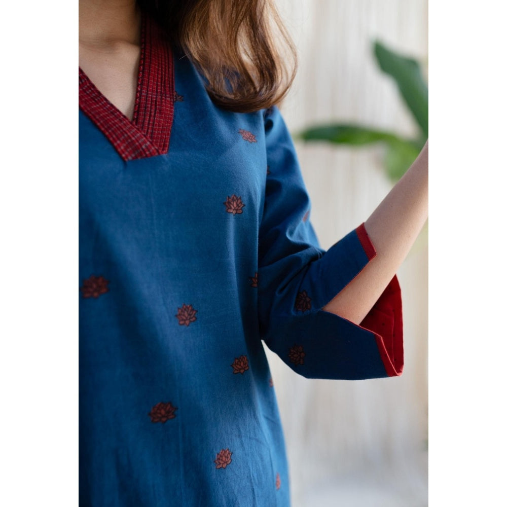 The Indian Ethnic Co. Blue Straight Ajrakh Printed Cotton Kurta With V Neck