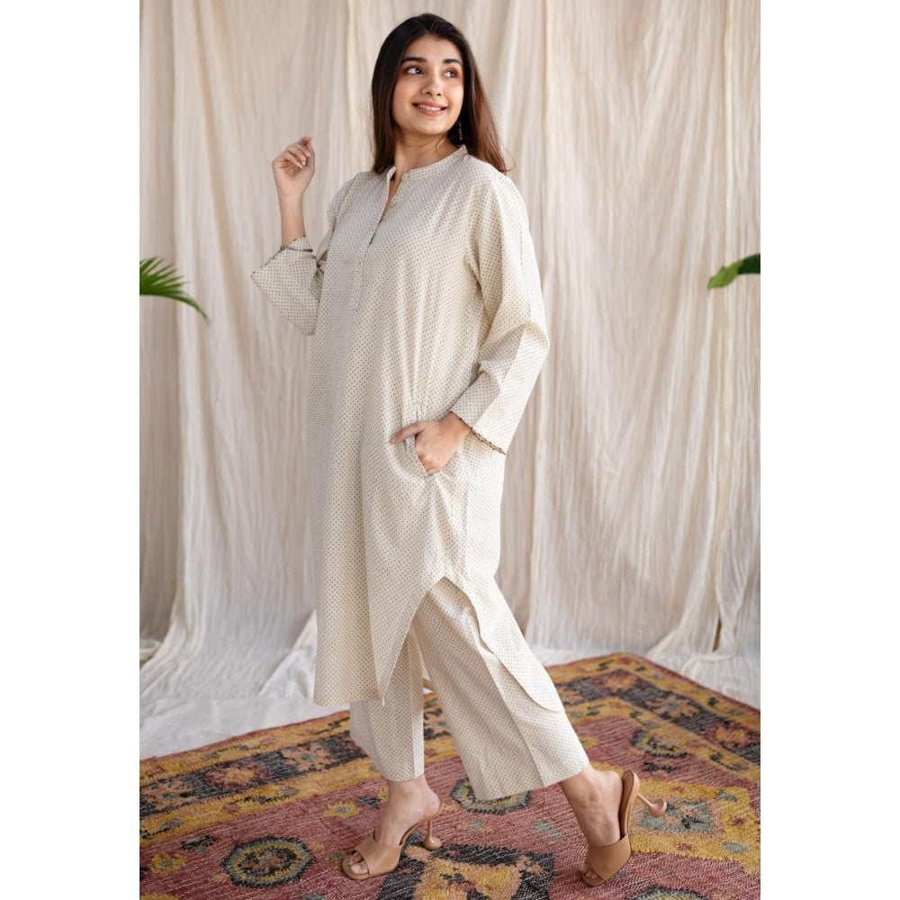 The Indian Ethnic Co. Ivory Loose Ajrakh Printed Cotton Kurta With Full Sleeves & Embroidered