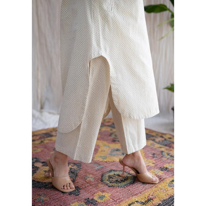 The Indian Ethnic Co. Ivory Loose Ajrakh Printed Cotton Kurta With Full Sleeves & Embroidered