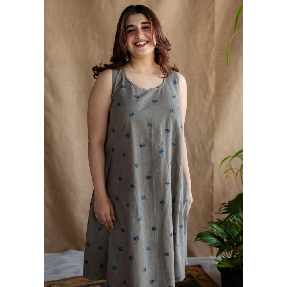 The Indian Ethnic Co. Grey A-Line Printed Cotton Kurta With Round Neck & Embroidered