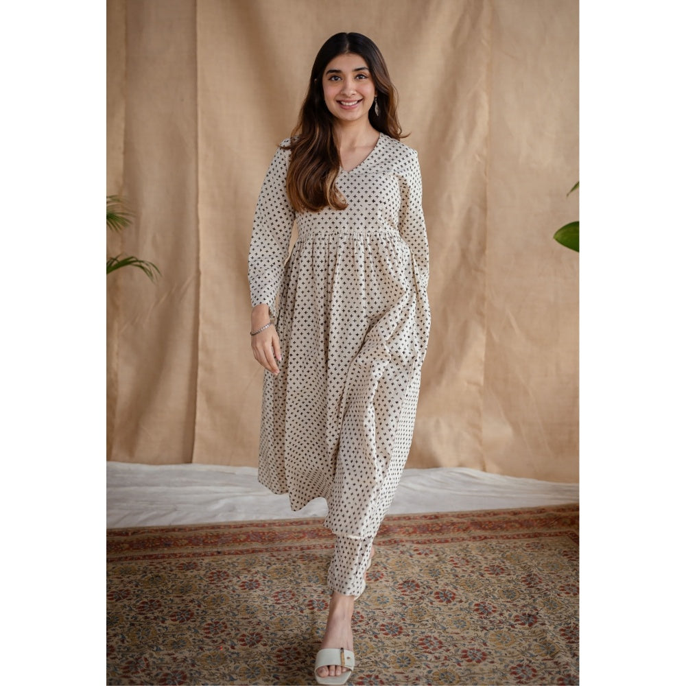 The Indian Ethnic Co. White Straight Fakira Printed Mul Cotton Pant