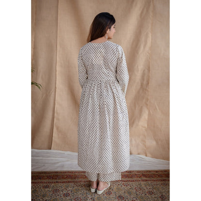 The Indian Ethnic Co. White Straight Fakira Printed Mul Cotton Pant
