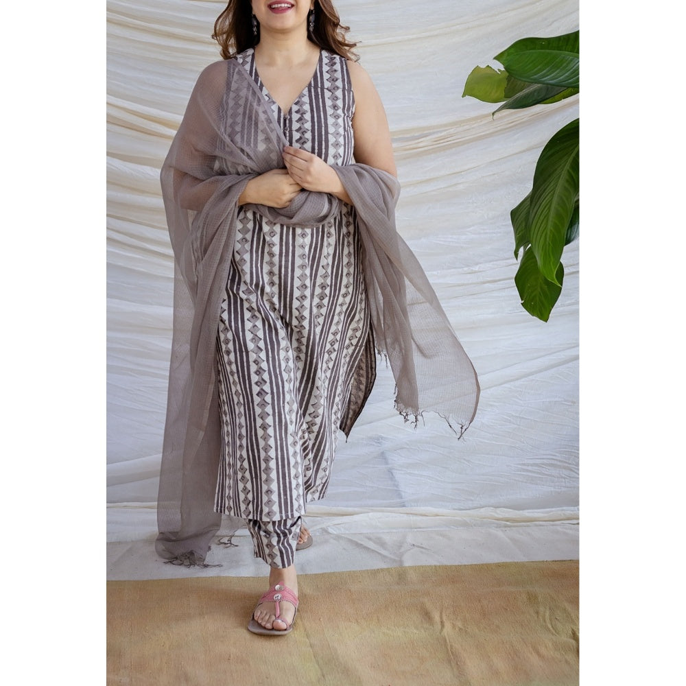 The Indian Ethnic Co. Grey Wide Batik Printed Cotton Salwar Pant