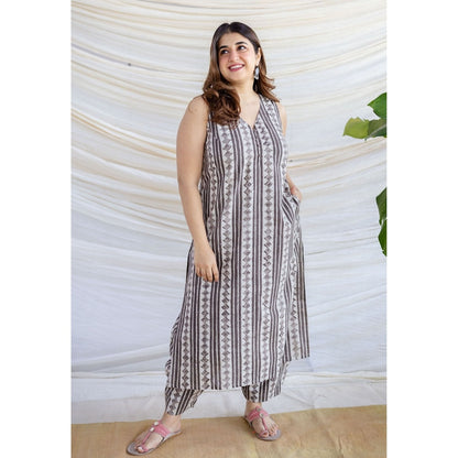 The Indian Ethnic Co. Grey Wide Batik Printed Cotton Salwar Pant