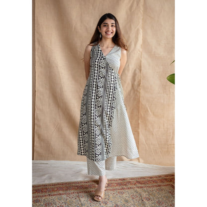 The Indian Ethnic Co. White Straight Fakira Printed Mul Cotton Pant
