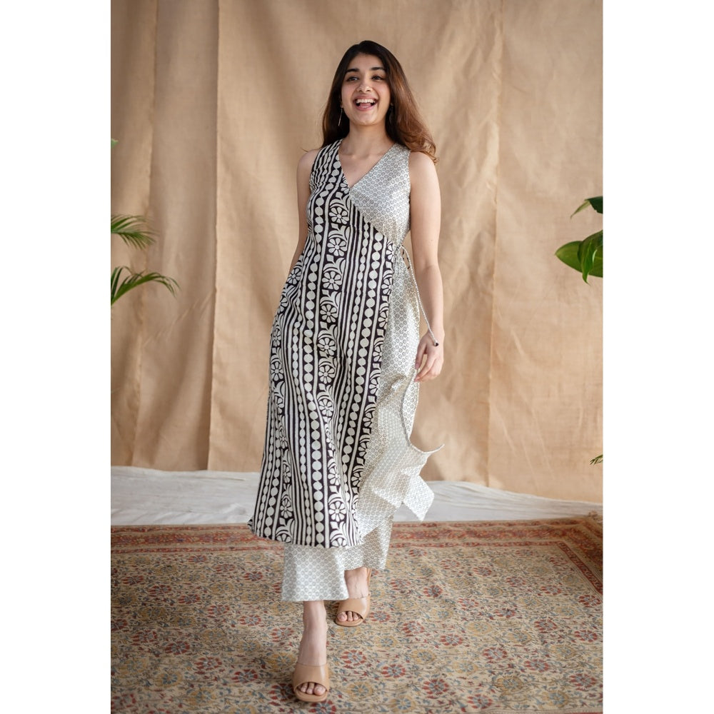 The Indian Ethnic Co. White Straight Fakira Printed Mul Cotton Pant