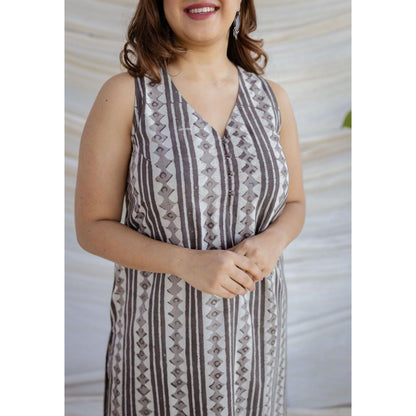 The Indian Ethnic Co. Grey Straight Batik Printed Cotton Kurta With V Neck And Sleeveless
