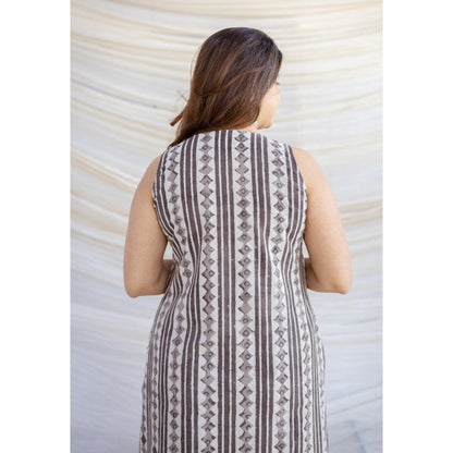 The Indian Ethnic Co. Grey Straight Batik Printed Cotton Kurta With V Neck And Sleeveless