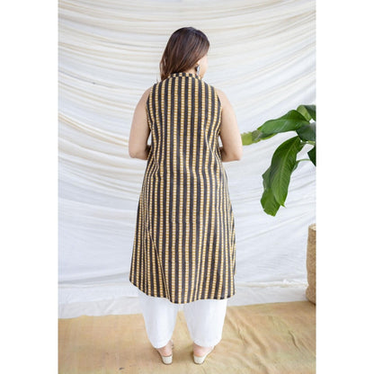The Indian Ethnic Co. Black A-Line Kalamkari Printed Cotton Kurta With Sleeveless