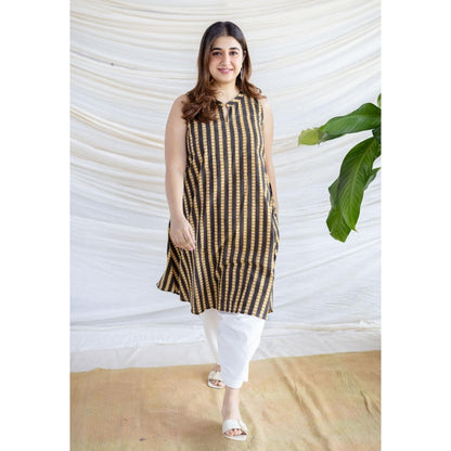 The Indian Ethnic Co. Black A-Line Kalamkari Printed Cotton Kurta With Sleeveless