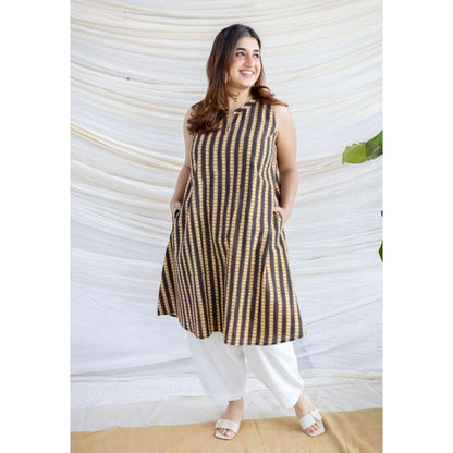 The Indian Ethnic Co. Black A-Line Kalamkari Printed Cotton Kurta With Sleeveless