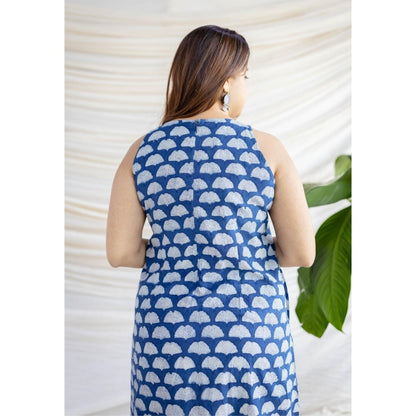The Indian Ethnic Co. Blue Straight Dabu Printed Cotton Kurta With Round Neck And Sleeveless