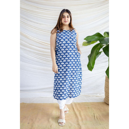The Indian Ethnic Co. Blue Straight Dabu Printed Cotton Kurta With Round Neck And Sleeveless