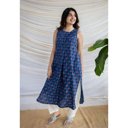 The Indian Ethnic Co. Blue Straight Jahota Printed Cotton Kurta With Round Neck And Sleeveless