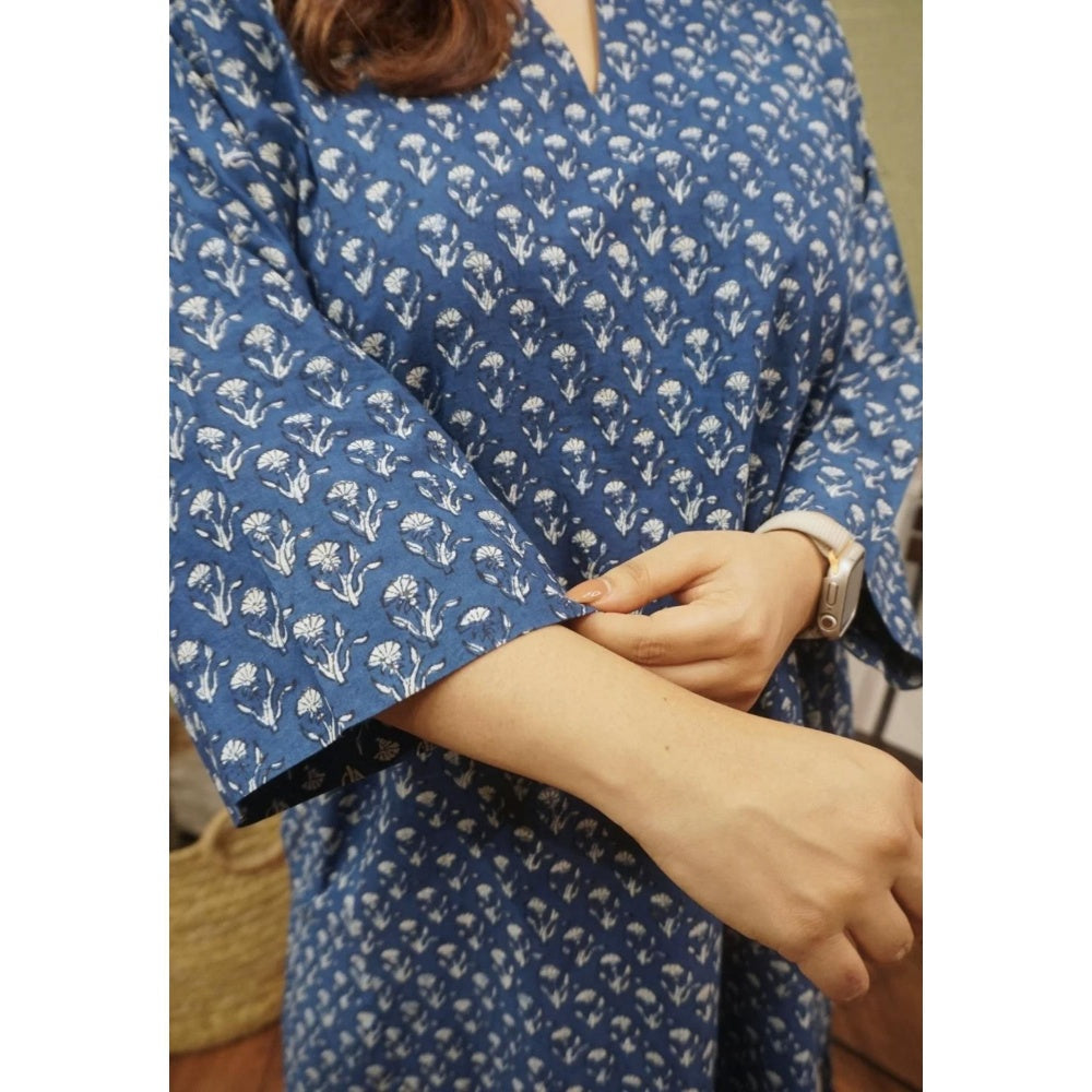 The Indian Ethnic Co. Blue Loose Dabu Printed Cotton Kurta With Split V Neck And Full Sleeves
