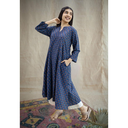 The Indian Ethnic Co. Blue Kali Ajrakh Printed Cotton Kurta With Split V Neck
