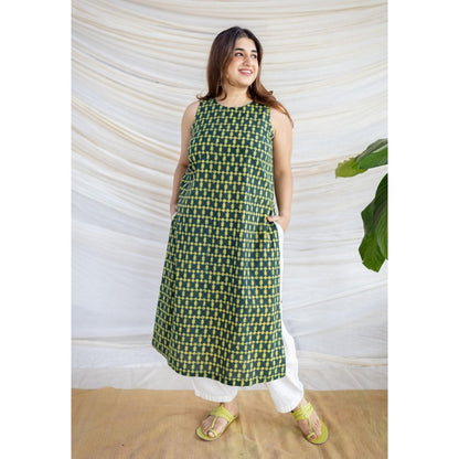 The Indian Ethnic Co. Green Straight Dabu Printed Cotton Kurta With Round Neck And Sleeveless