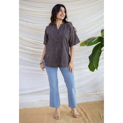 The Indian Ethnic Co. Black Straight Ajrakh Printed Cotton Top With V Neck