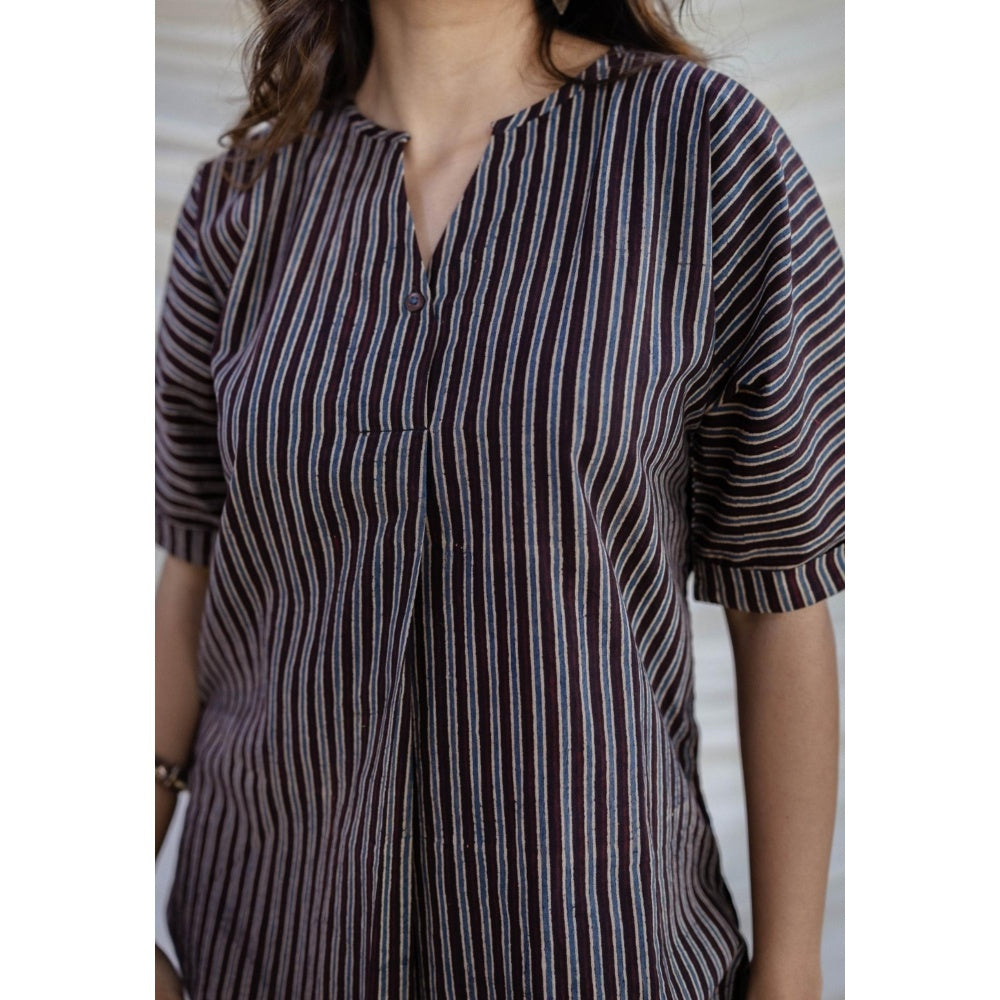 The Indian Ethnic Co. Black Straight Ajrakh Printed Cotton Top With V Neck