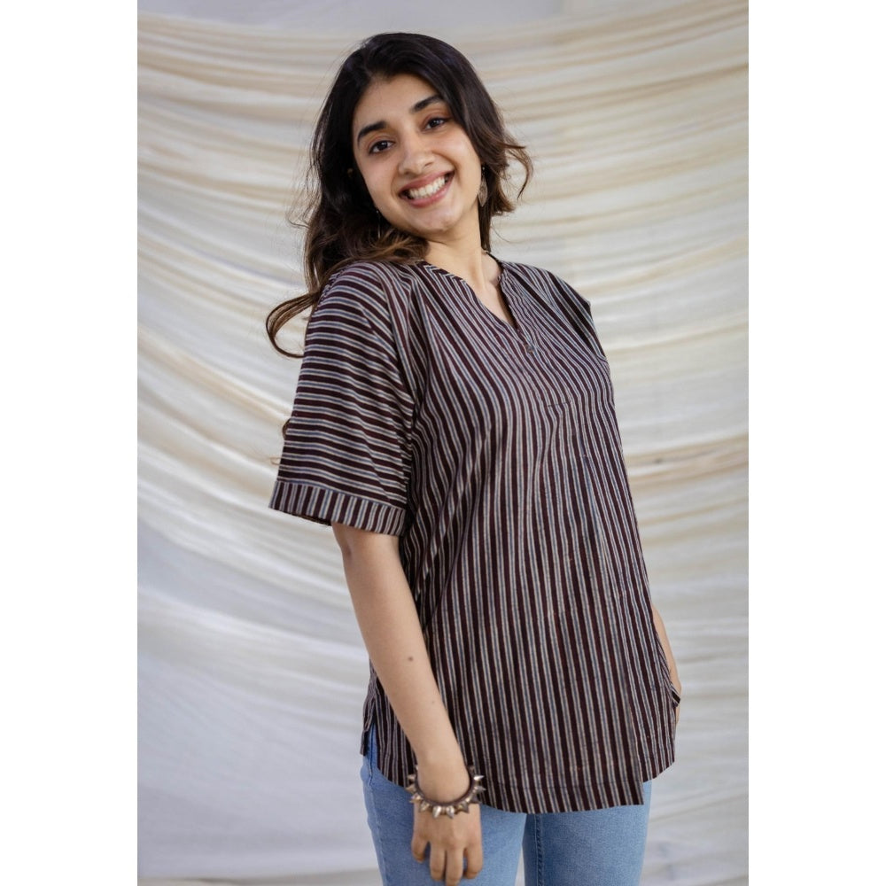 The Indian Ethnic Co. Black Straight Ajrakh Printed Cotton Top With V Neck