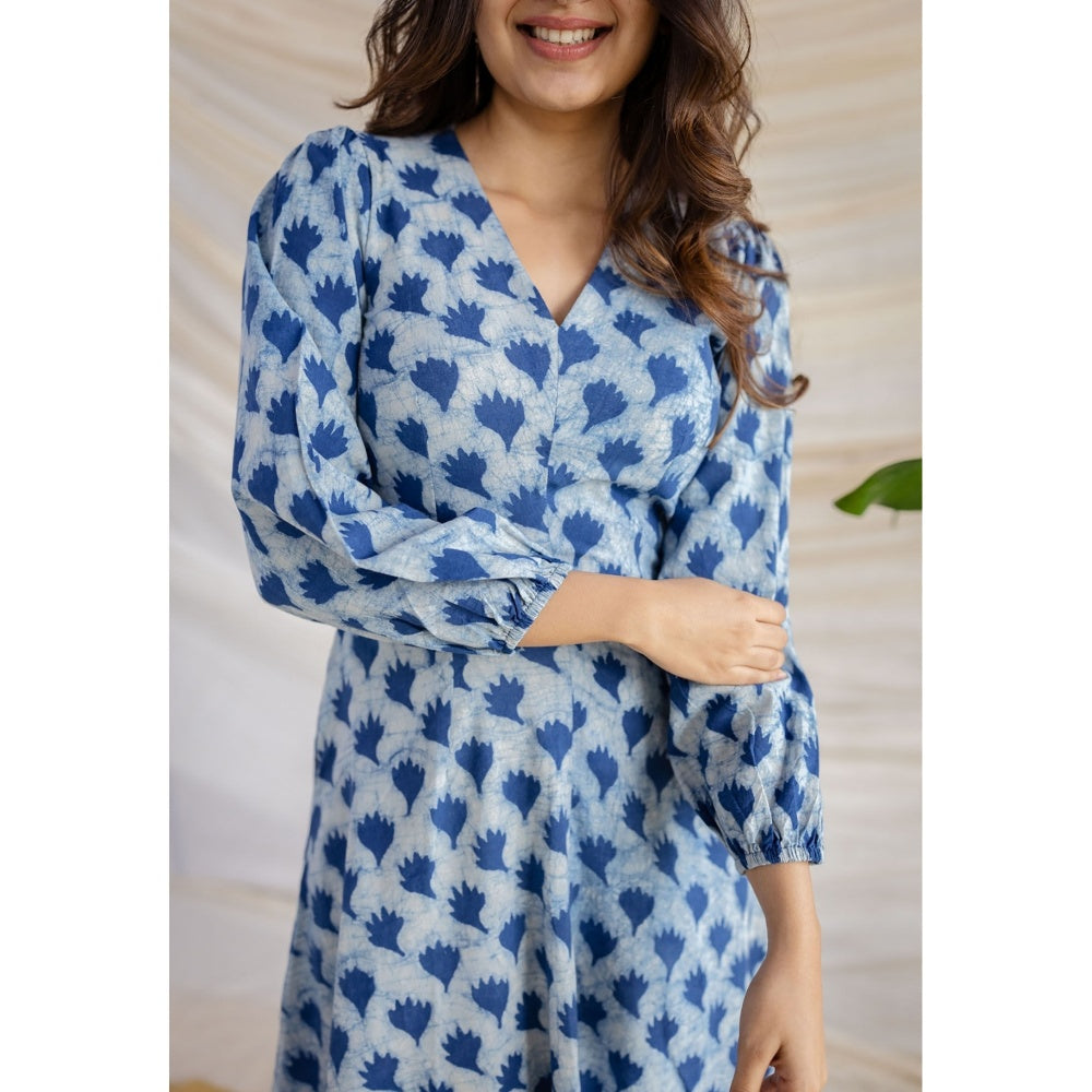 The Indian Ethnic Co. Blue A-Line Dabu Printed Cotton Dress With V Neck