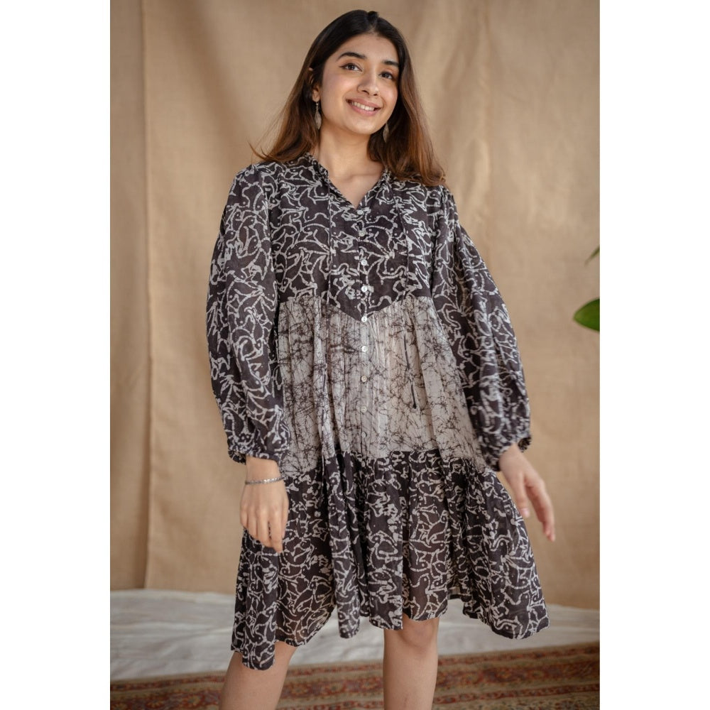 The Indian Ethnic Co. Black Loose Batik Mul Dress With Brown Slip (Set of 2)