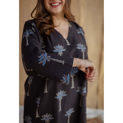 The Indian Ethnic Co. Charcoal Jabba Kali Ajrakh Hand Block Printed Cotton Kurta