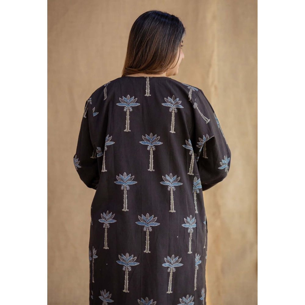 The Indian Ethnic Co. Charcoal Jabba Kali Ajrakh Hand Block Printed Cotton Kurta